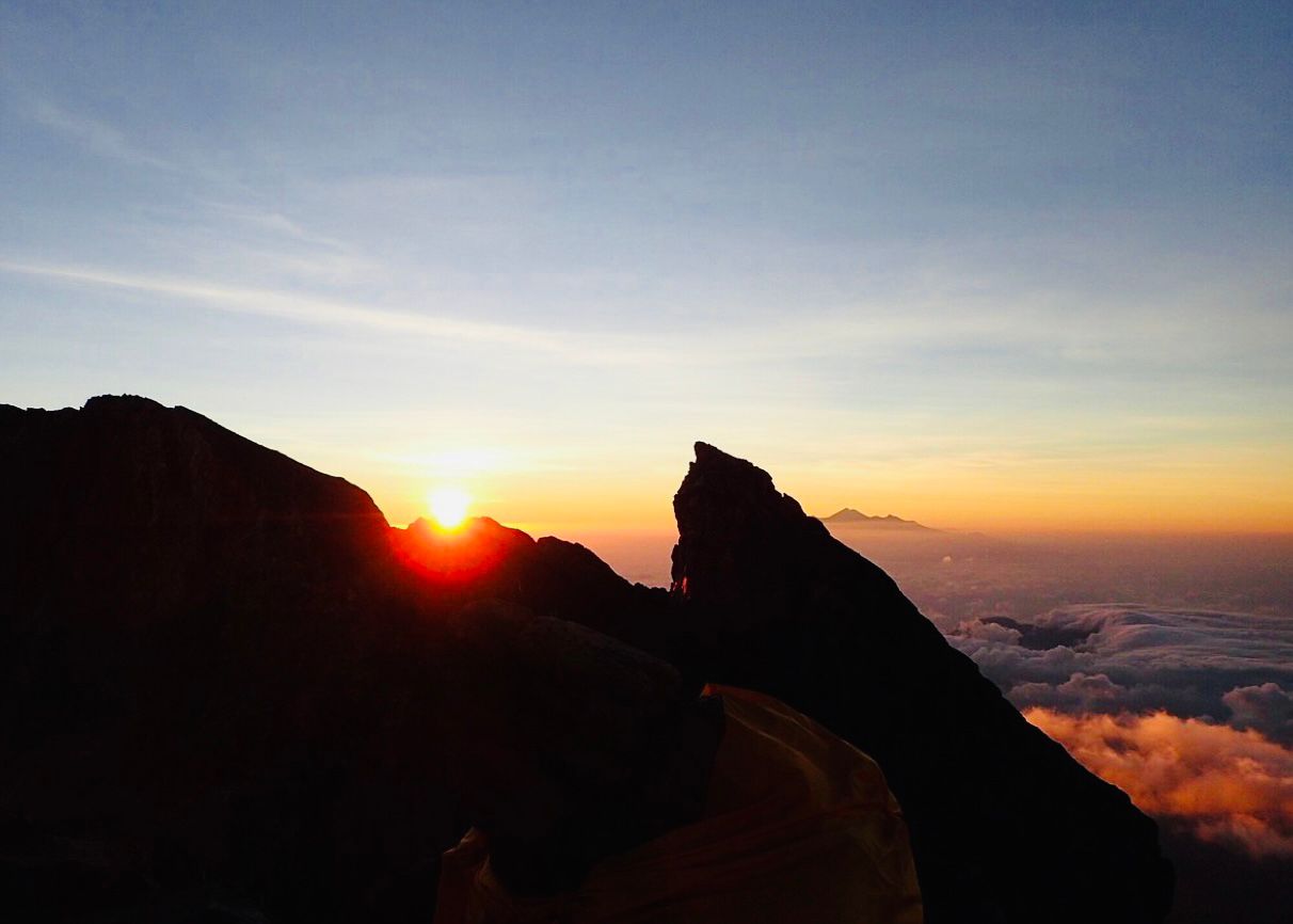 Mount Agung Trekking Via Pasar Agung Temple | BALI TREKKING TOUR